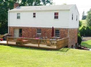 126 Johnston Rd, Upper Saint Clair, PA 15241