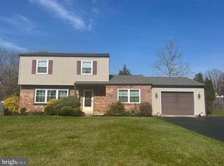 1177 Horseshoe Dr, Blue Bell, PA 19422