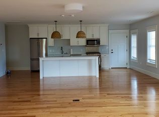 81 County Rd #8, Mattapoisett, MA 02739