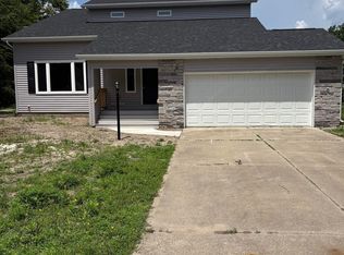 15483 Carriage Ln, Mishawaka, IN