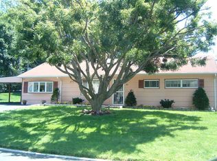 24 Manitou Trl, White Plains, NY 10603