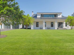 14 Atterbury Rd, Southampton, NY 11968