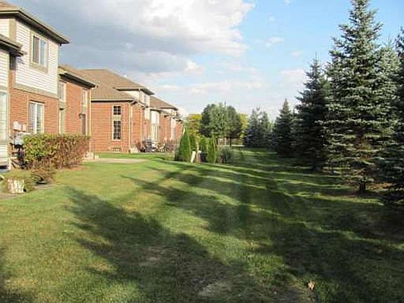 5th image of 44539 Heather Ln Unit 7