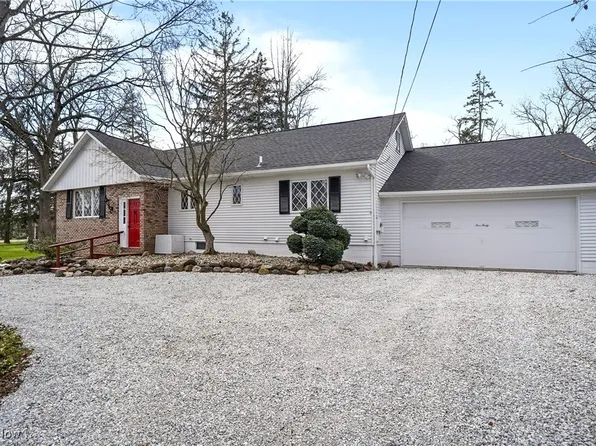 540 31st St SW, Barberton, OH 44203