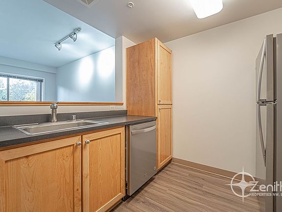2nd image of 701 Columbia St APT 510