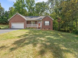 111 Thornhill Ct, Greenwood, SC 29649