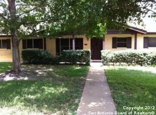1004 Oakridge Dr, Pleasanton, TX 78064
