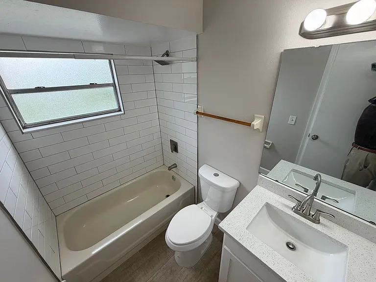 4160 Pershing Pointe Pl #3 — Photo 8
