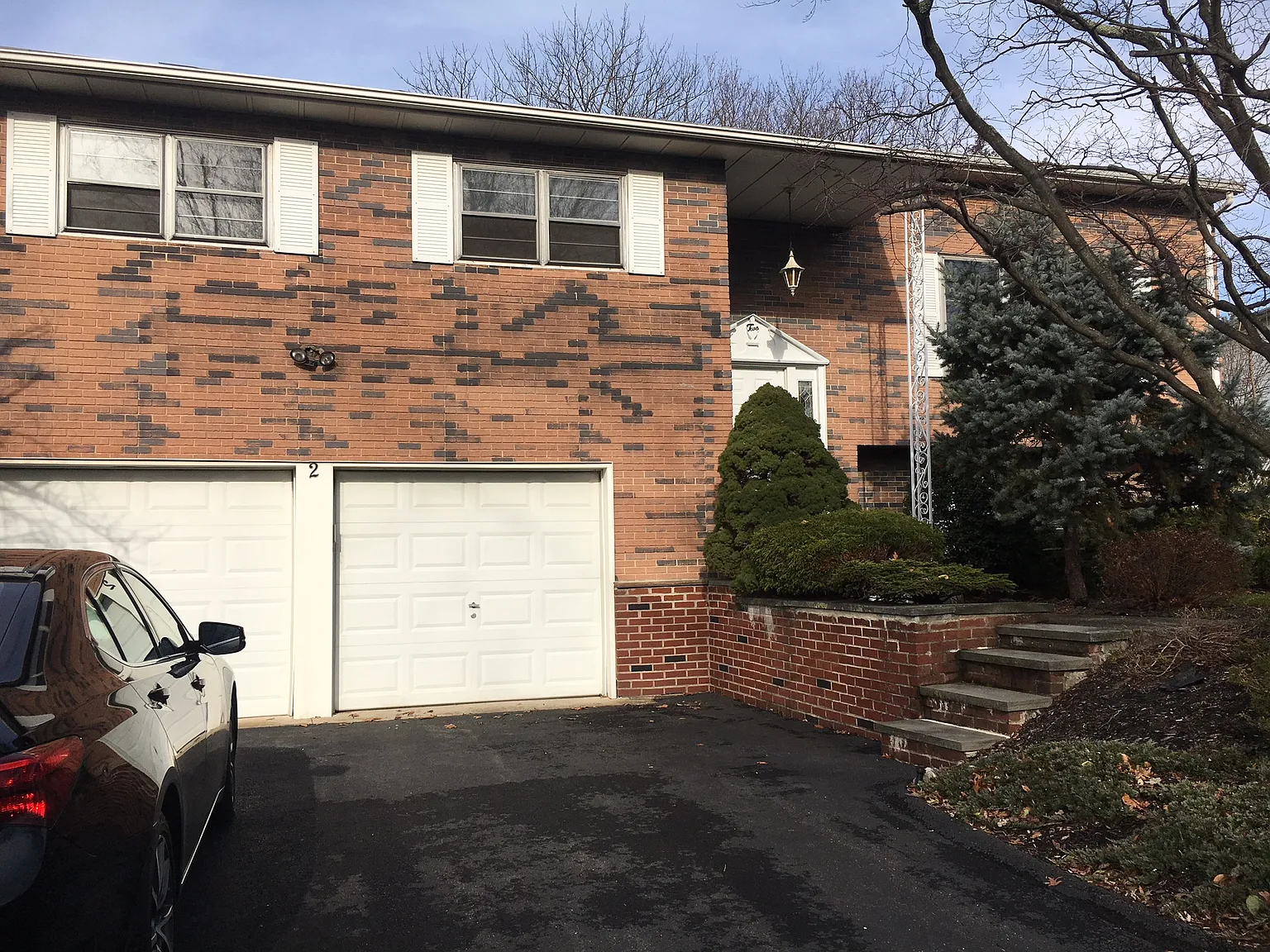 2 Hollis St photo 1
