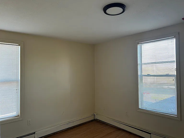 569 Winthrop St #2 — Photo 9