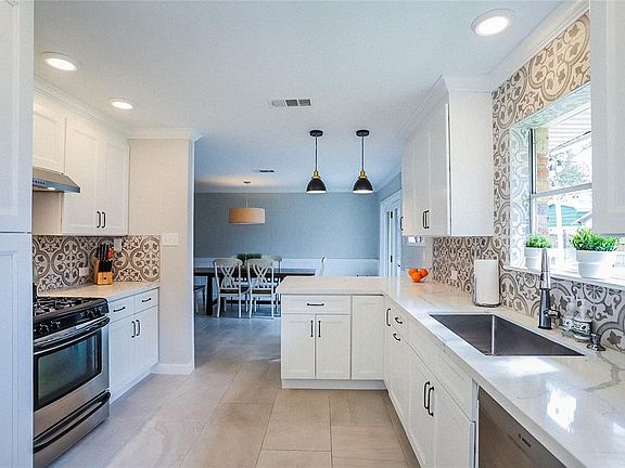 5th image of 9543 Weatherwood Dr