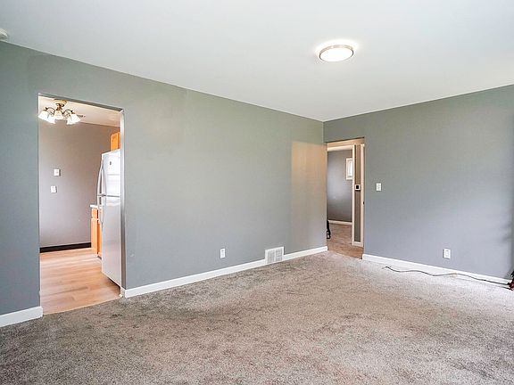 4th image of 3309 4th Ave