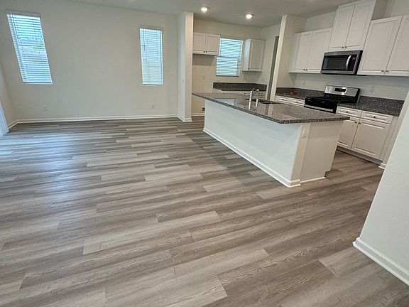 5th image of 25144 Harmony Ave