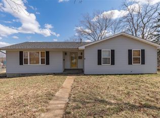 523 N 8th St, De Soto, MO 63020
