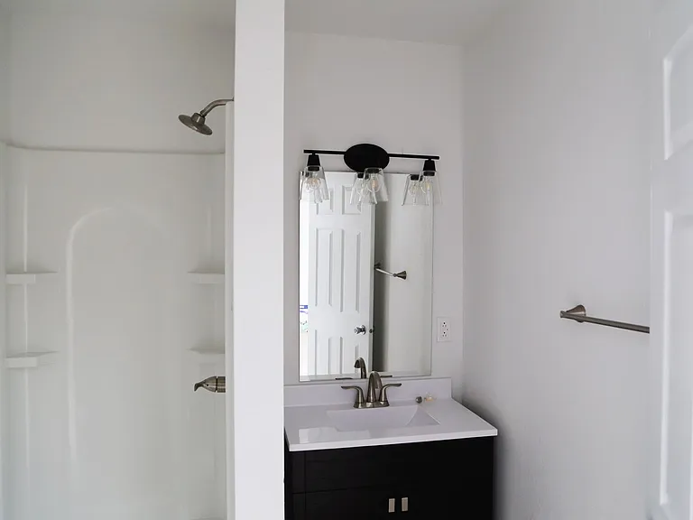 424 N Main St — Photo 3
