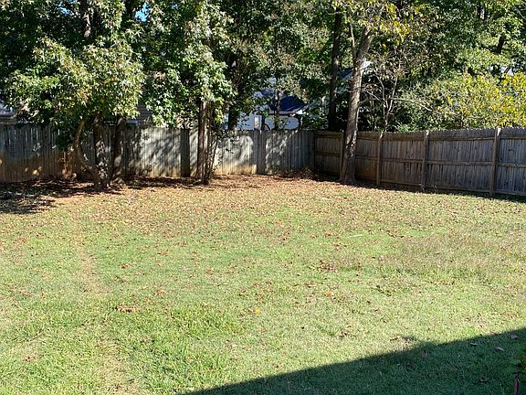 2nd image of 122 Meadow Lilly Ct