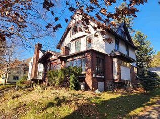 304 Harris Ave, Hancock, MI 49930