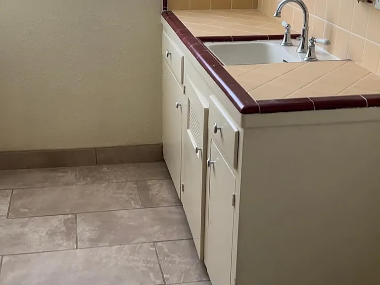 2341 Pine Ave #2341 — Photo 5