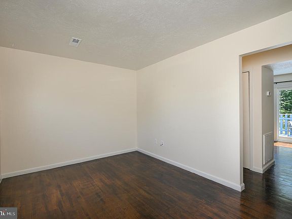 3rd image of 829 Sledgehammer Dr