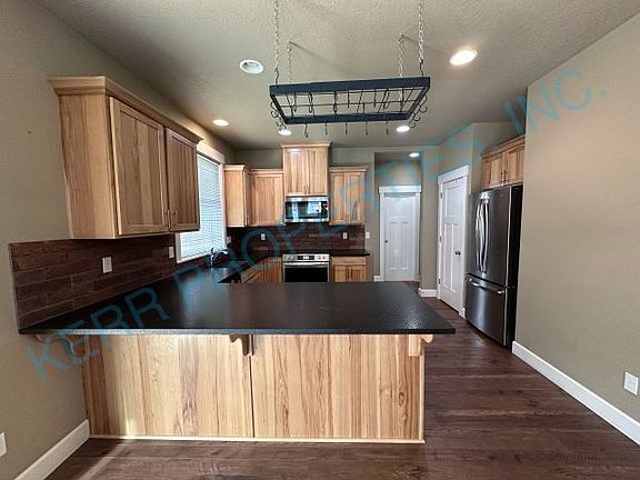 4th image of 1775 NE Currin Creek Dr