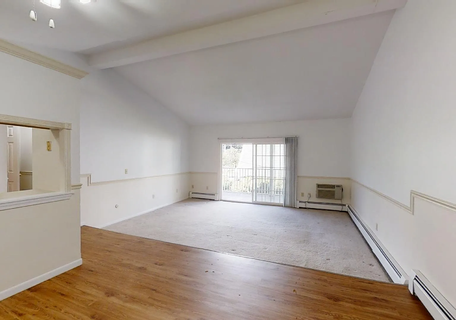 International Apartments RI — Photo 2