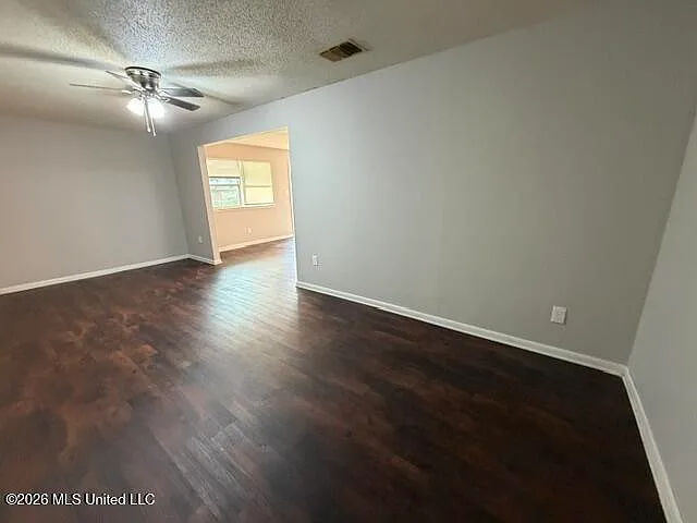 709 Shirley Dr — Photo 13
