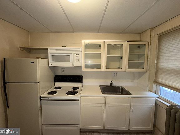 5th image of 205 Marshall Ave
