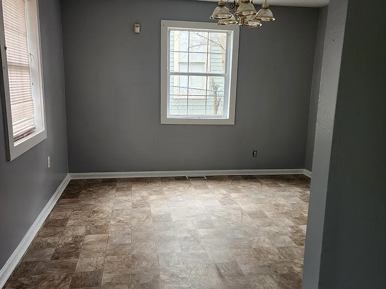 1347 Jackson St — Photo 5