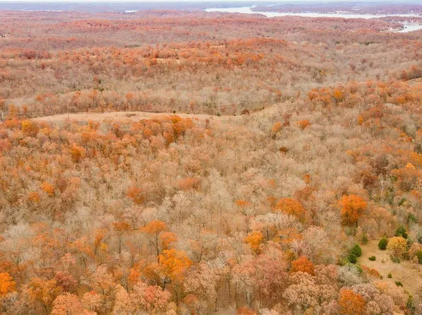 20 Persimmon Ln, Gravois Mills, MO 65037