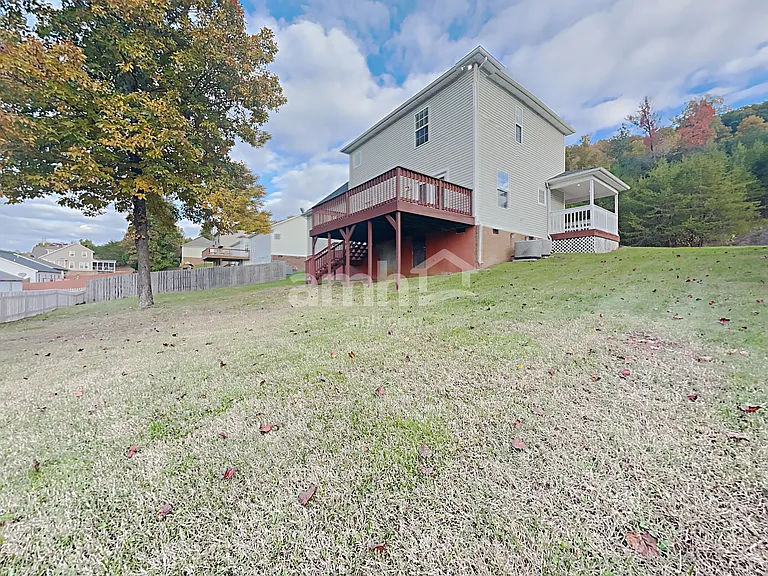8123 Chestnut Hill Ln — Photo 19