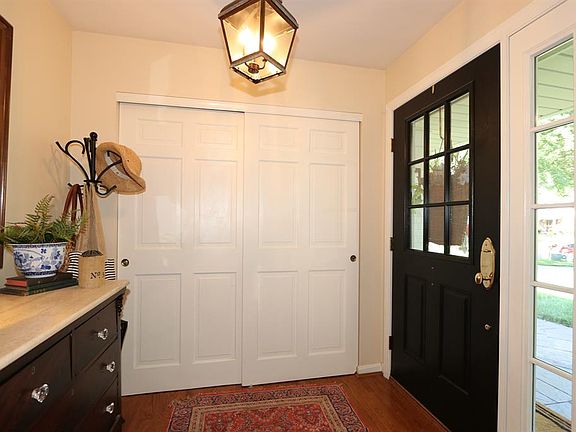 3rd image of 7244 Camargowoods Dr