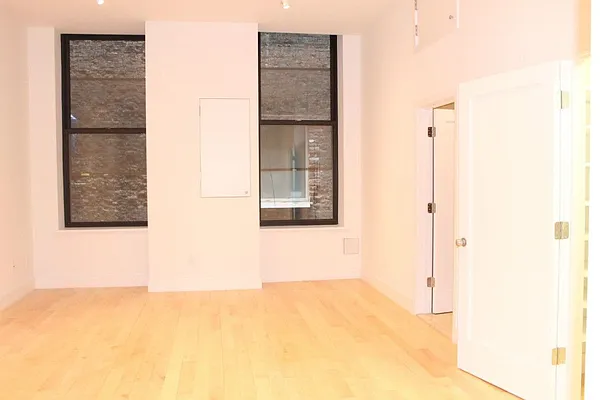 Rented by Level Group | media 32