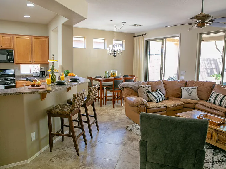1814 W Eastman Dr — Photo 1