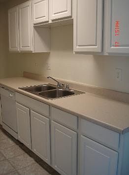 3rd image of 100 S Seranado St #Ef3ee0dbd