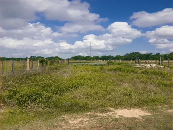 0 N 5th St, Hempstead, TX 77445