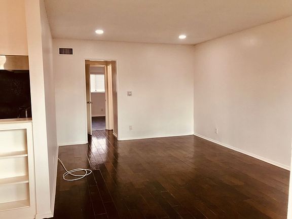 3rd image of 1900 Dracena Dr APT 6