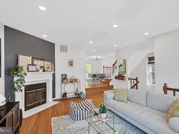 5th image of 8084 Whitlers Creek Ct