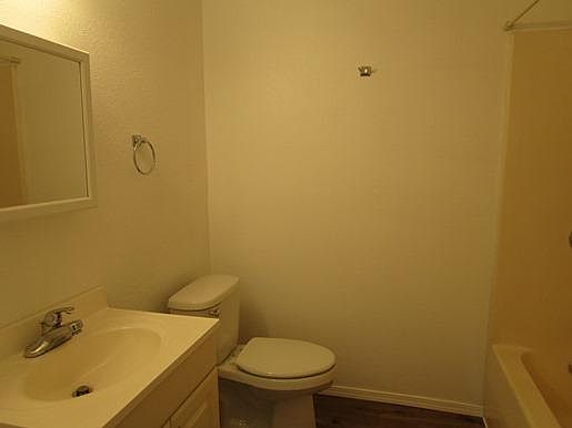 5th image of 13925 6th Ave E