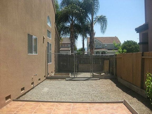 5th image of 450 Bordeaux Pl
