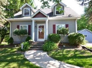 2609 W Mequon Rd, Mequon, WI 53092
