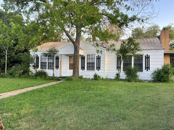 505 W Kyle St, Bangs, TX 76823