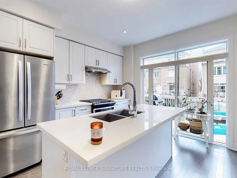 33 Edward Horton Cres — Photo 10