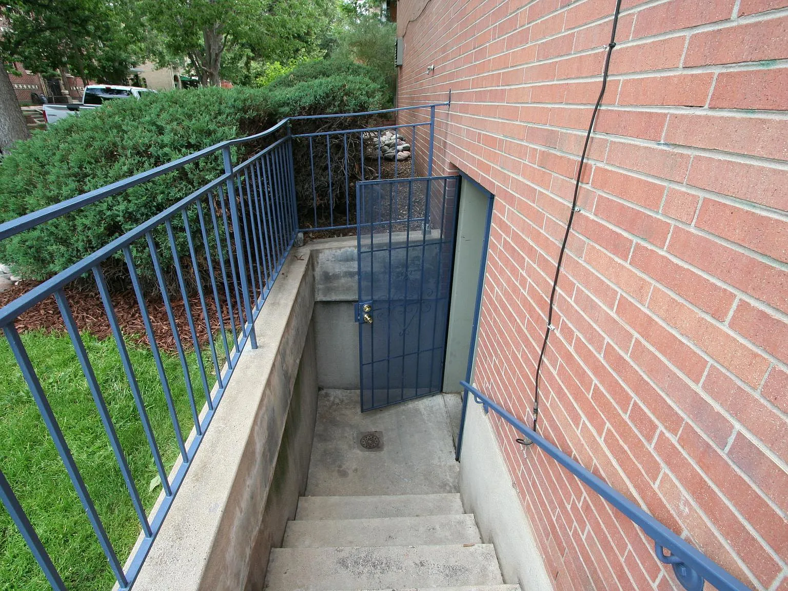 Studio, 400 sqft, $1,095 — Photo 2