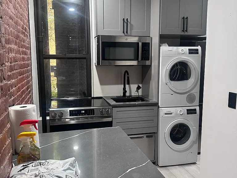 434 W 52nd St #4 — Photo 5