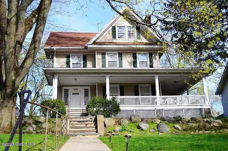 305 Milbank Ave #3 — Photo 1