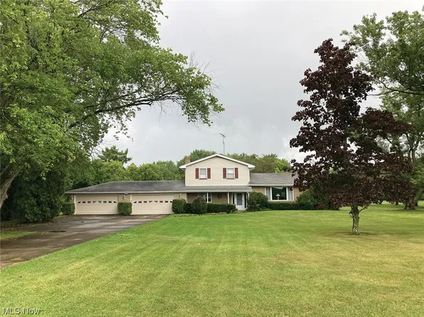 438 W Garfield Rd, Columbiana, OH 44408