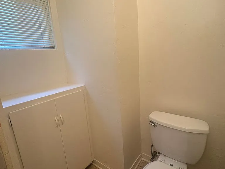 690 Monterey Ave — Photo 11