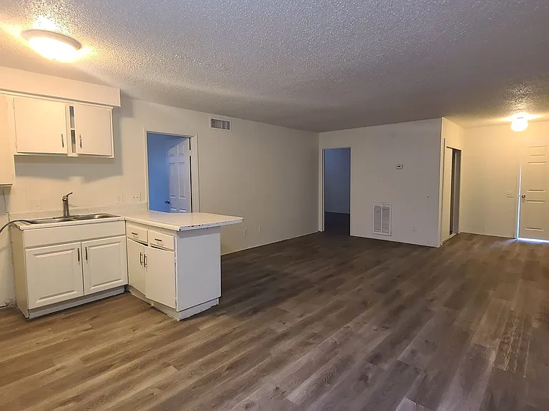 2937 Stewart Ave — Photo 22