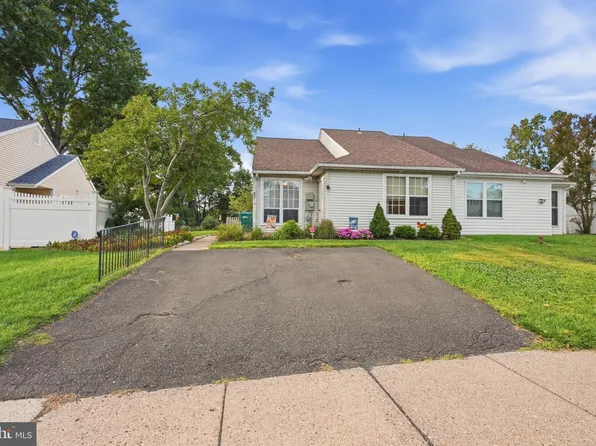 231 Oak Rdg, Langhorne, PA 19047
