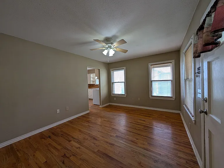 1185 W Mill St — Photo 11